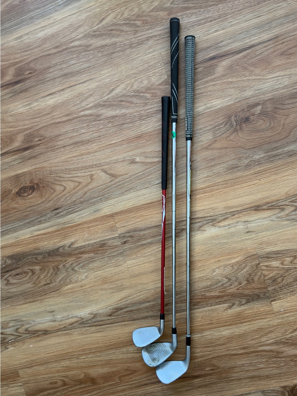 Three-Piece Golf Iron Set - Black/Gray/Red Grips